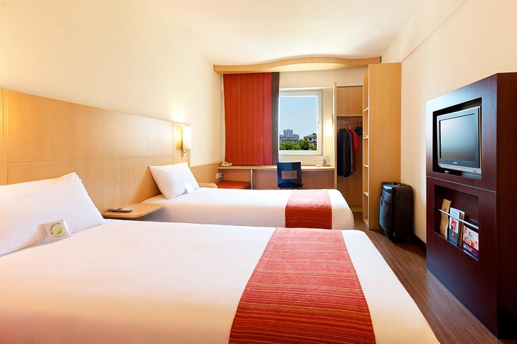 Ibis Leshan City Center Eksteriør billede