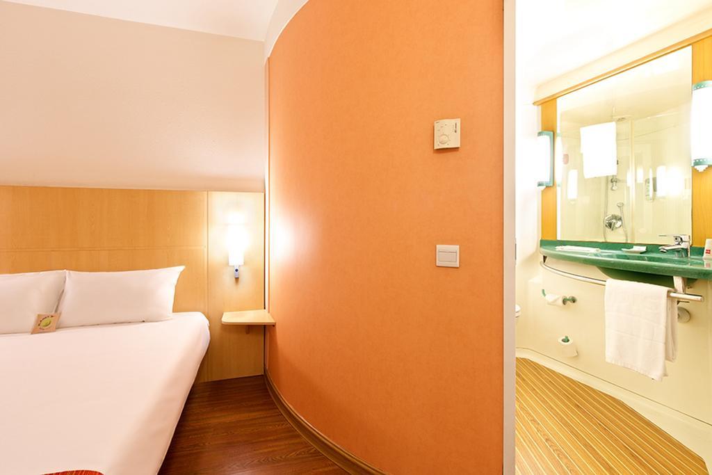 Ibis Leshan City Center Eksteriør billede