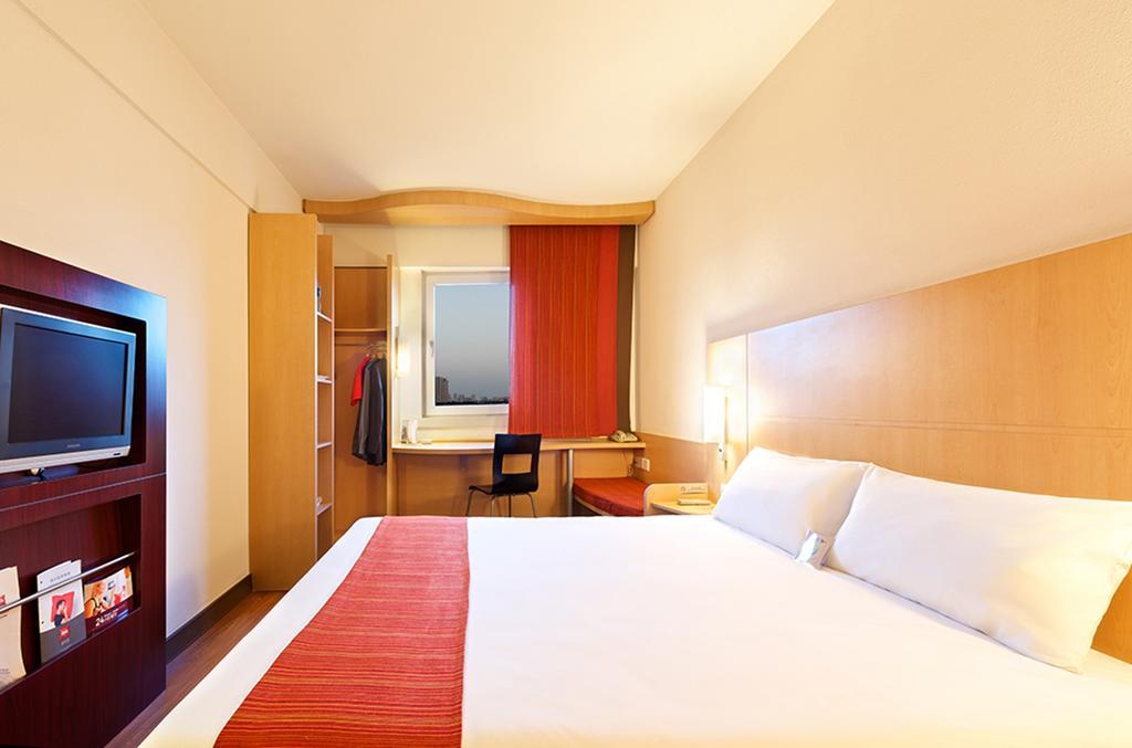 Ibis Leshan City Center Eksteriør billede
