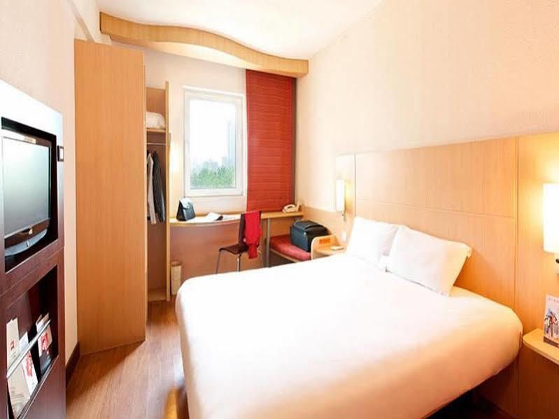 Ibis Leshan City Center Eksteriør billede