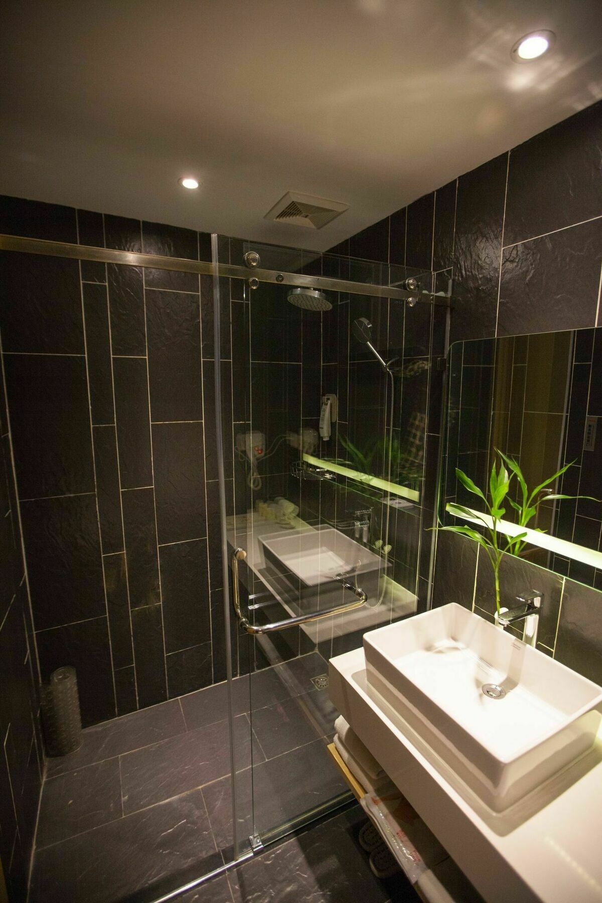 Ibis Leshan City Center Eksteriør billede